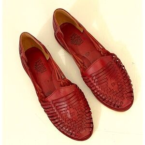 NWOT Espiritu Prickly Pear Red Genuine Leather Huarache Sandal Boho Sustainable